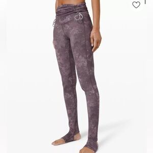 NWT Lululemon Hug your Core SHR Tight 28" leggings purple floral